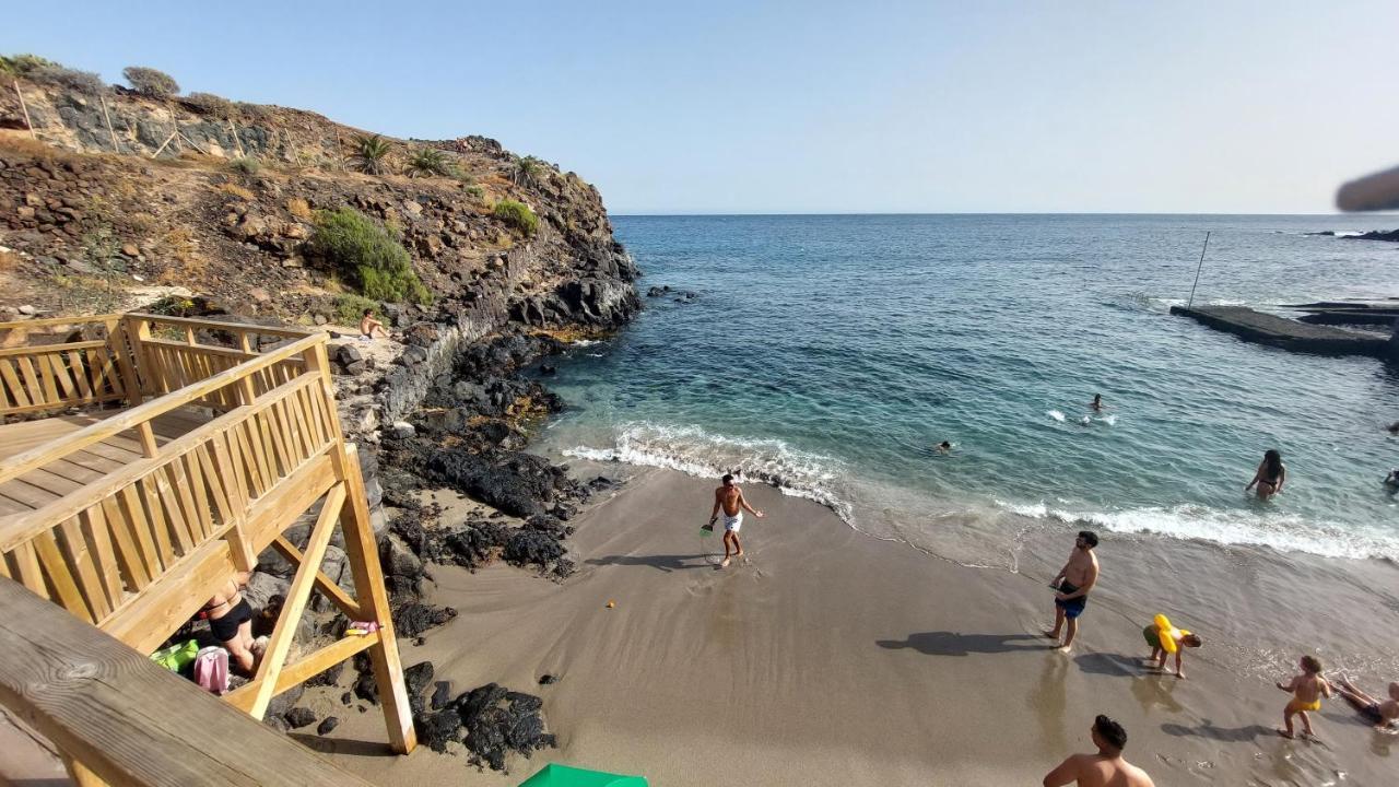 South Tenerife 2 Bedrooms With Sunny Terrace And Amazing Views To Teide And Pool Costa Del Silencio